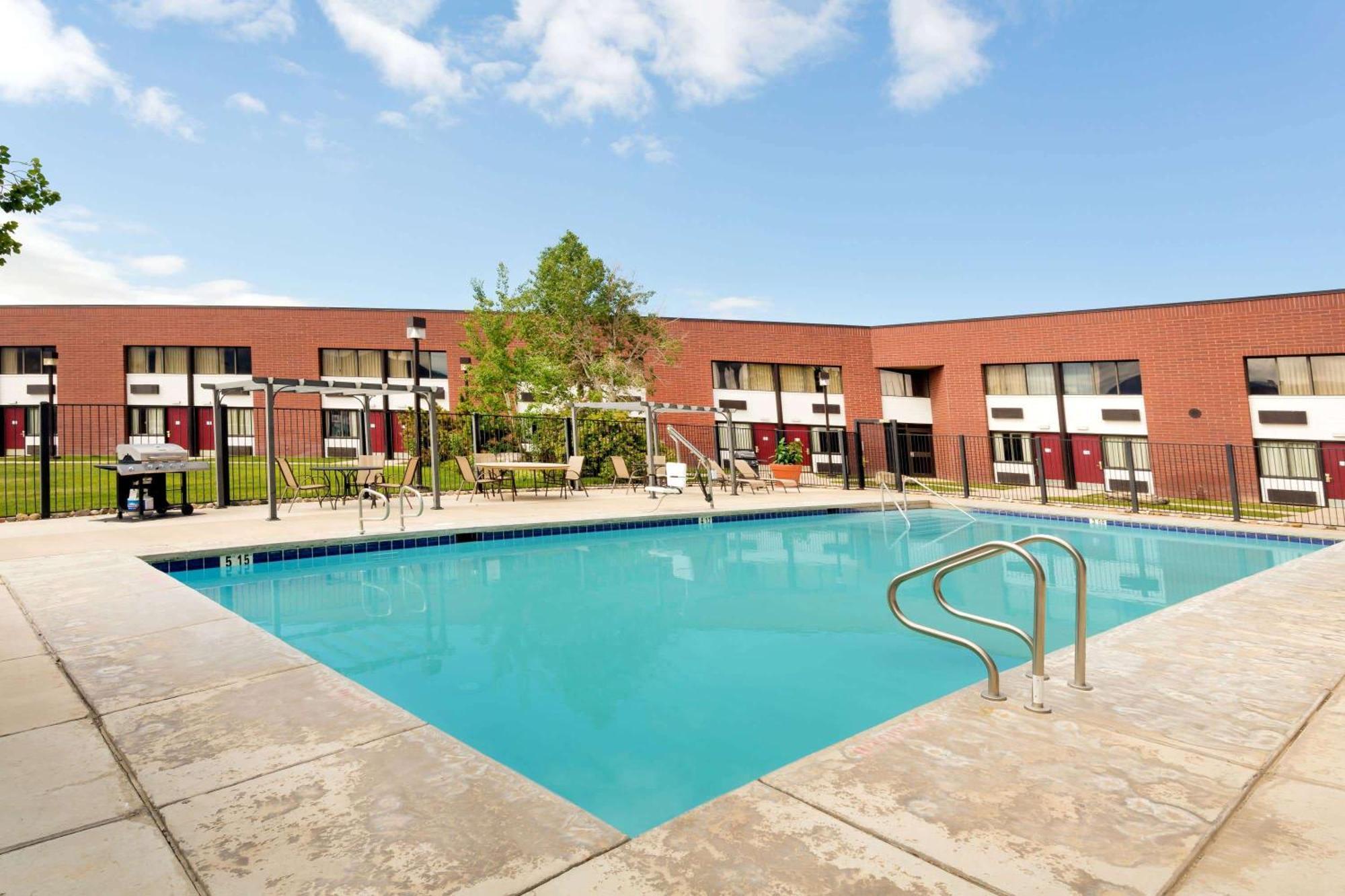 Ramada By Wyndham Cedar City Εξωτερικό φωτογραφία