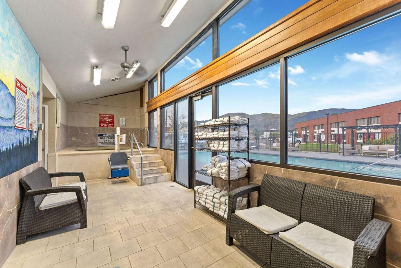 Ramada By Wyndham Cedar City Εξωτερικό φωτογραφία