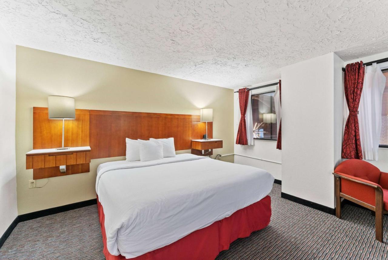 Ramada By Wyndham Cedar City Εξωτερικό φωτογραφία