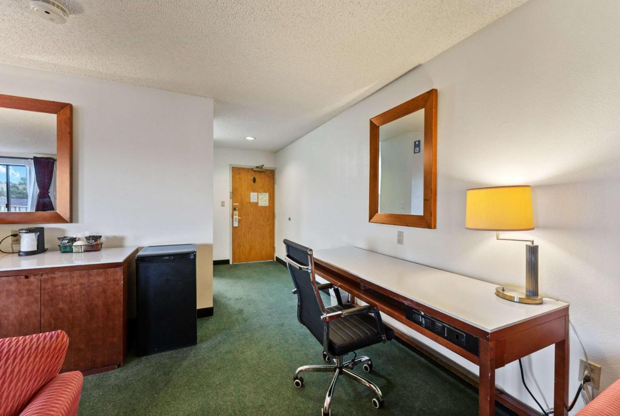 Ramada By Wyndham Cedar City Εξωτερικό φωτογραφία